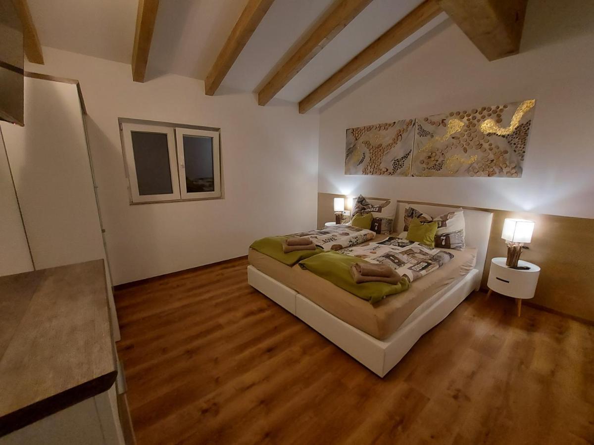 Апартаменти Auszeit Steiraland Penthouse 9 Mit Grossen Balkon Und Parkplatz Леобен Екстер'єр фото