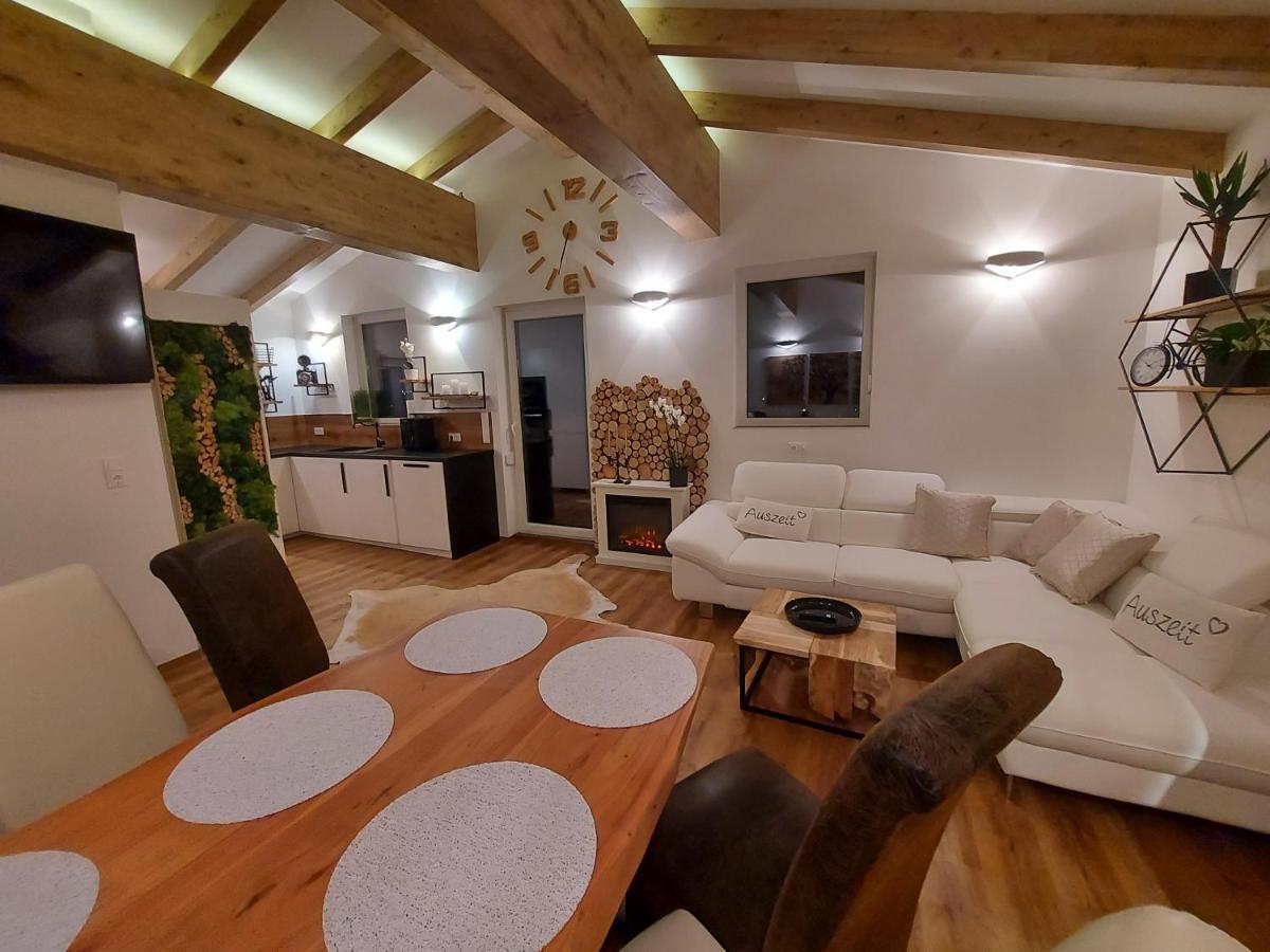 Апартаменти Auszeit Steiraland Penthouse 9 Mit Grossen Balkon Und Parkplatz Леобен Екстер'єр фото