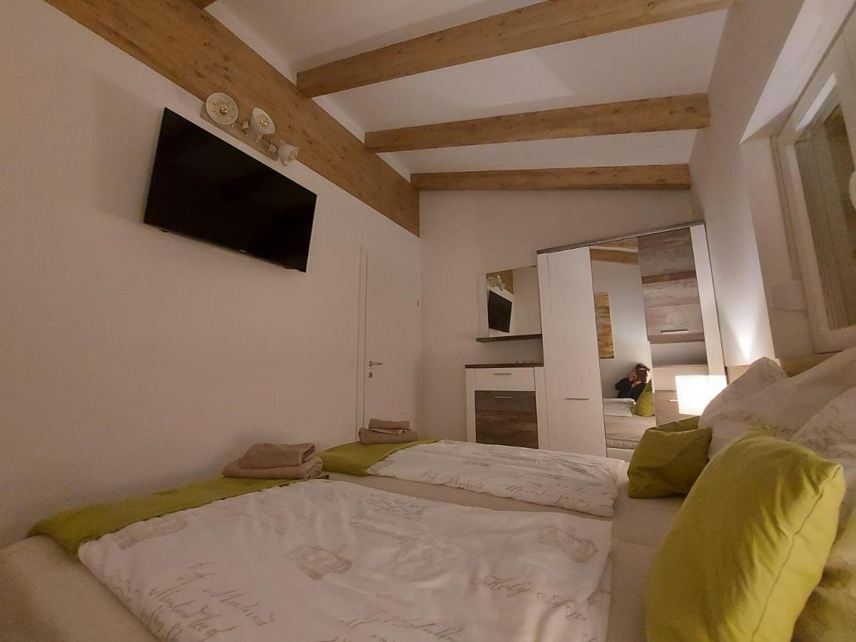 Апартаменти Auszeit Steiraland Penthouse 9 Mit Grossen Balkon Und Parkplatz Леобен Екстер'єр фото